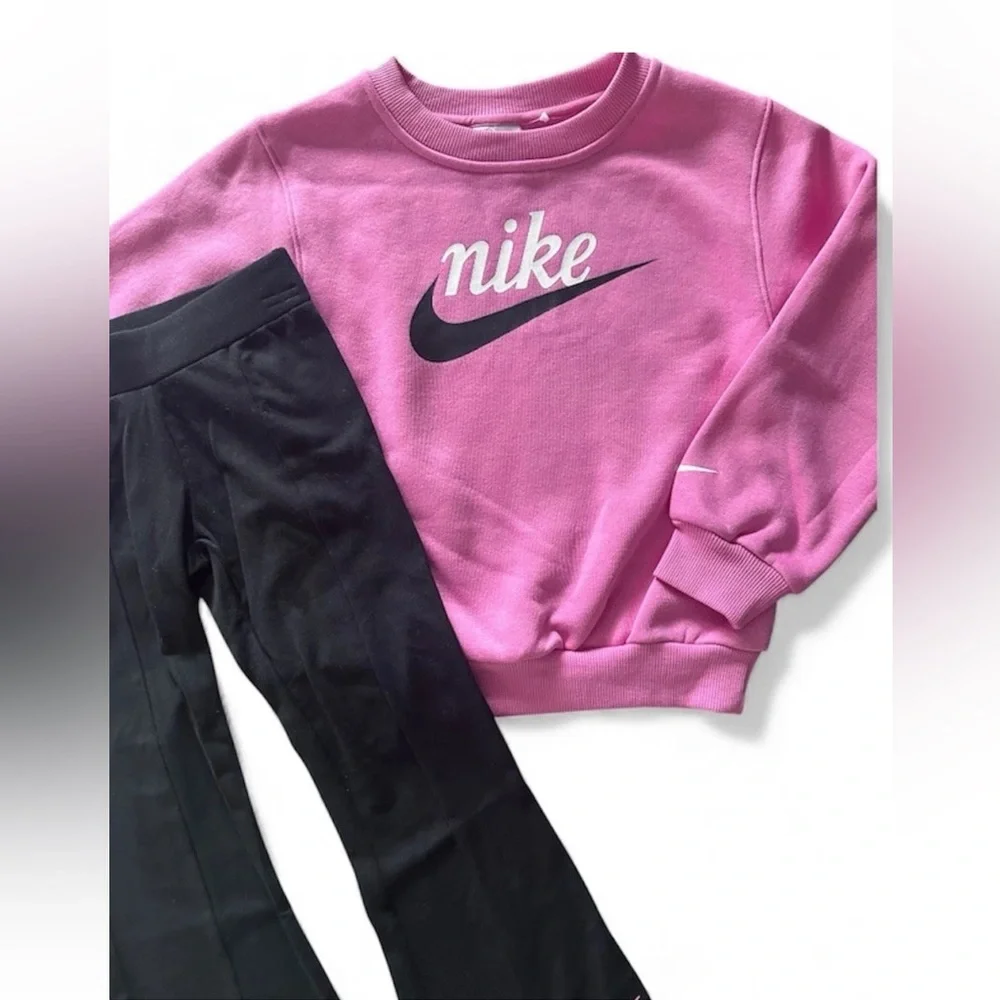 Nike Pink Crewneck Sweatshirt and Flared Black Pants Set Girls Size 2T NWT